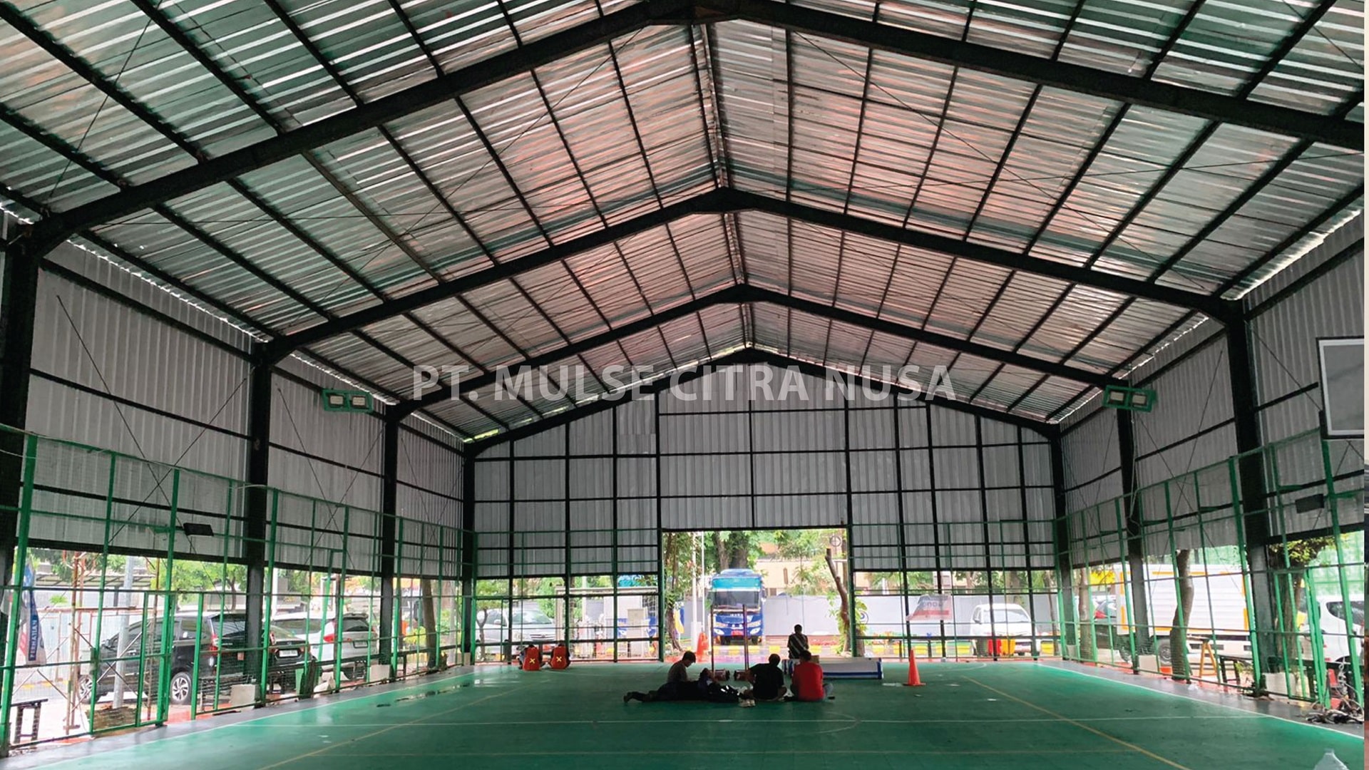 Pembuatan Atap Lapangan